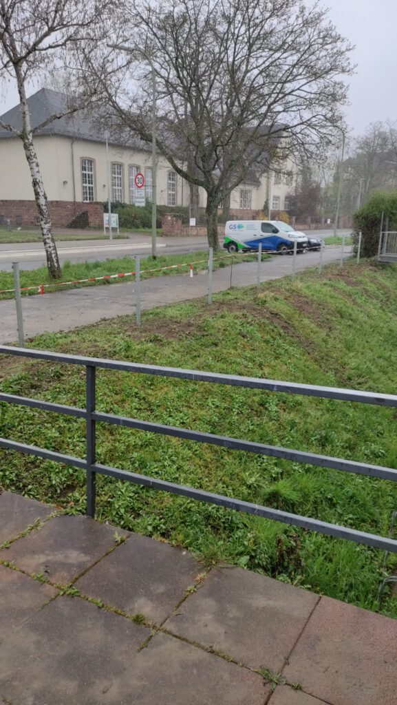 Die Pfosten sind gesetzt…