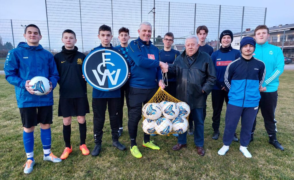 Ballspende für die B-Jugend