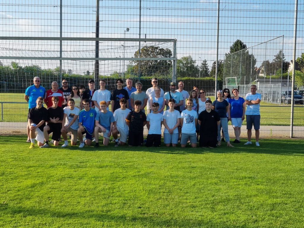 B_Jugend_Grillen_4_Gruppenbild